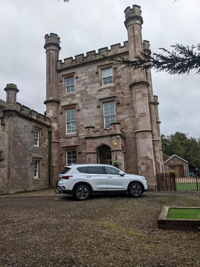 Langhouse Castle Bed And Breakfast Inverkip ภายนอก รูปภาพ