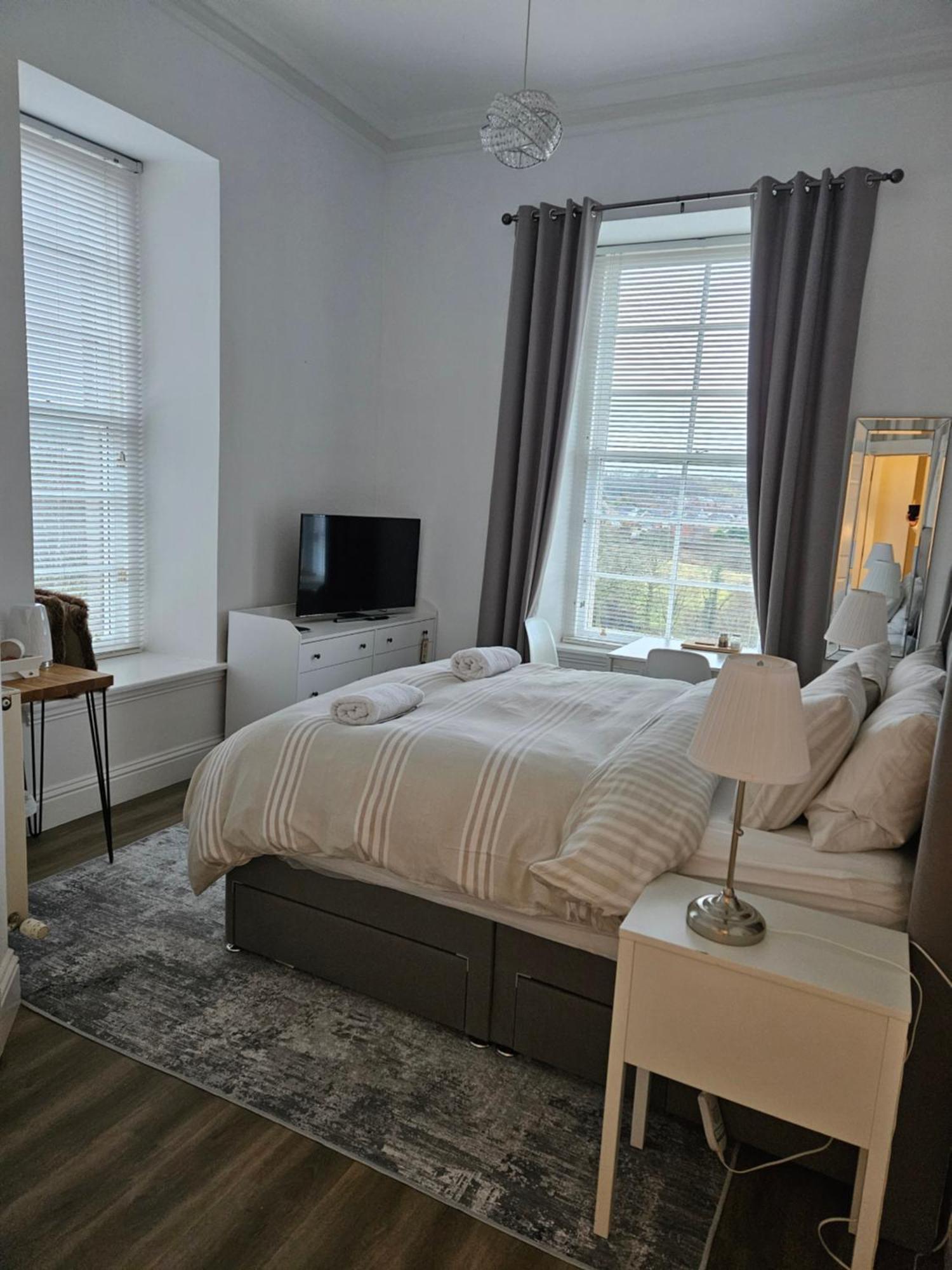 Langhouse Castle Bed And Breakfast Inverkip ภายนอก รูปภาพ